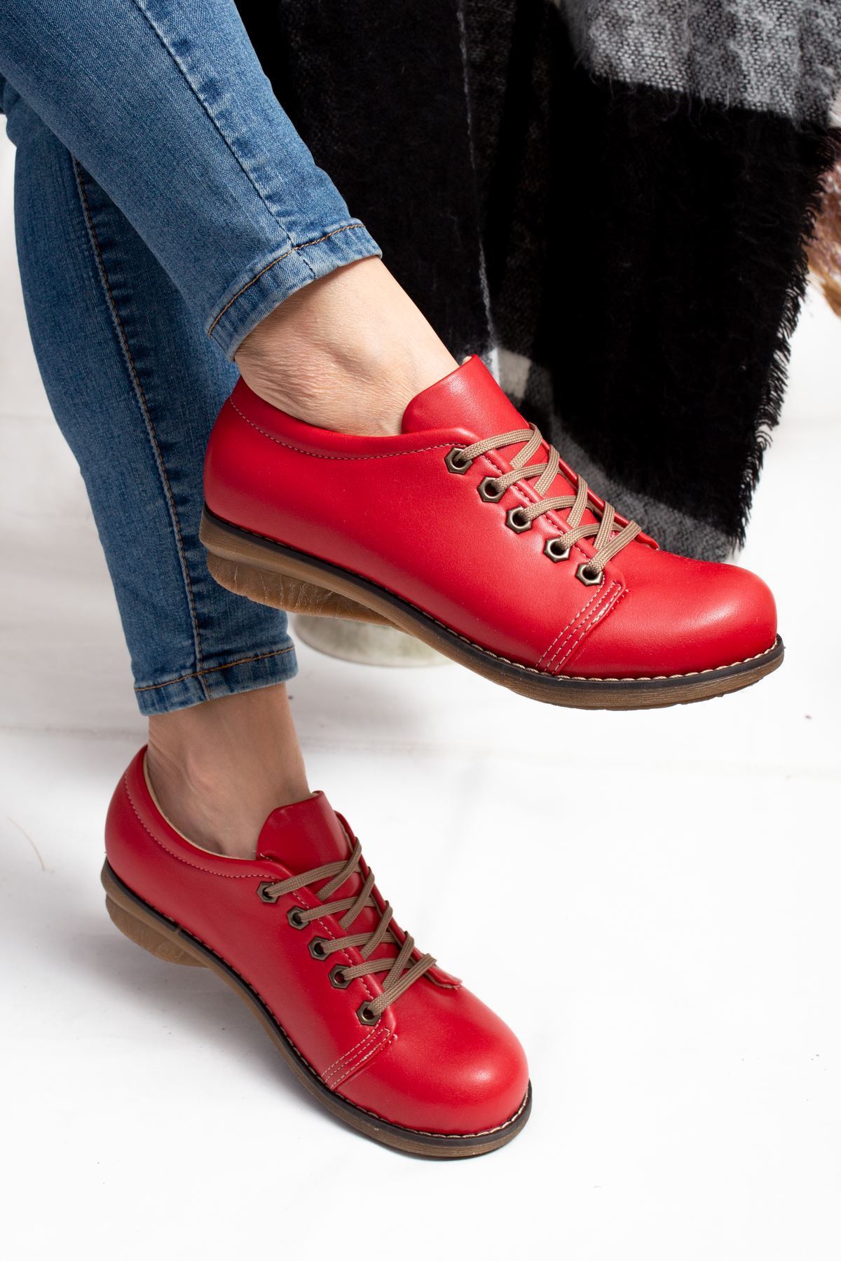 Lizbon Kırmızı Cilt Ortopedik Kadın Günlük Ayakkabı