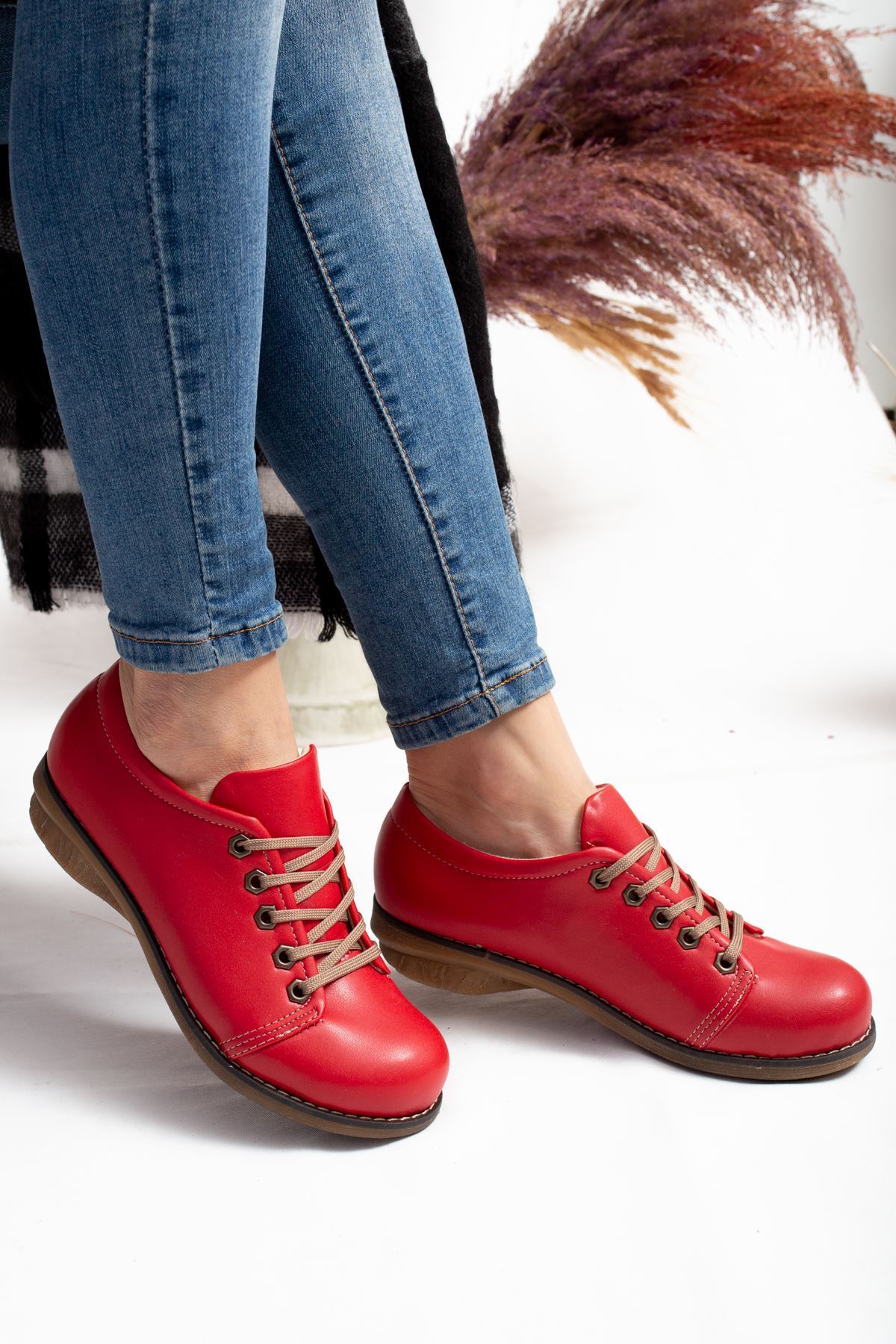 Lizbon Kırmızı Cilt Ortopedik Kadın Günlük Ayakkabı