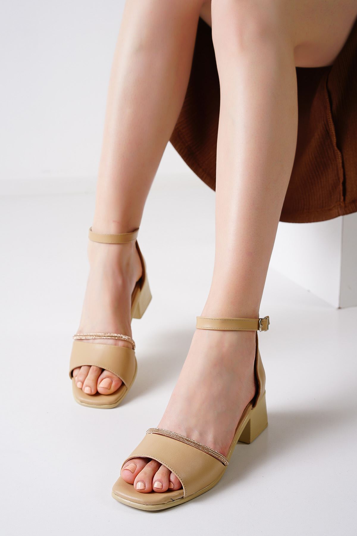 Auron Nude Mat Deri Kadın Topuklu Ayakkabı