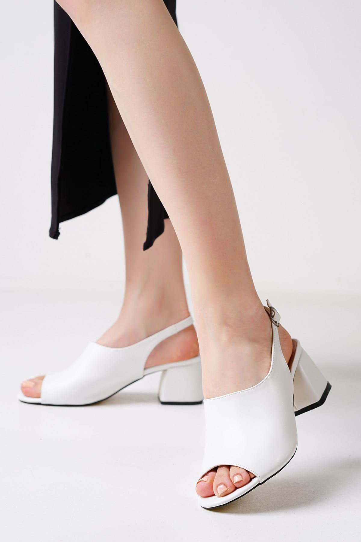 Jayne Beyaz Mat Deri Topuklu Kadın Ayakkabı