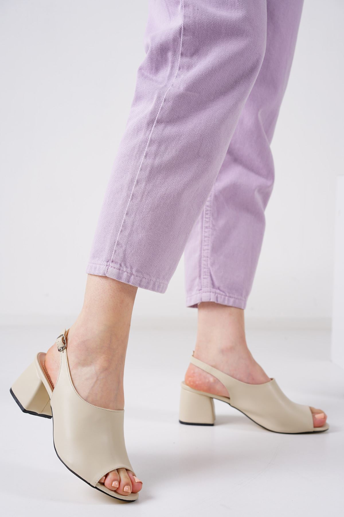 Jayne Bej Mat Deri Topuklu Kadın Ayakkabı