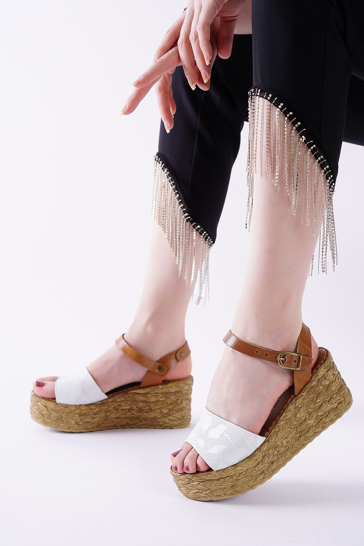 Megan Beyaz Taba Hakiki Deri Dolgu Topuklu Kadın Ayakkabı