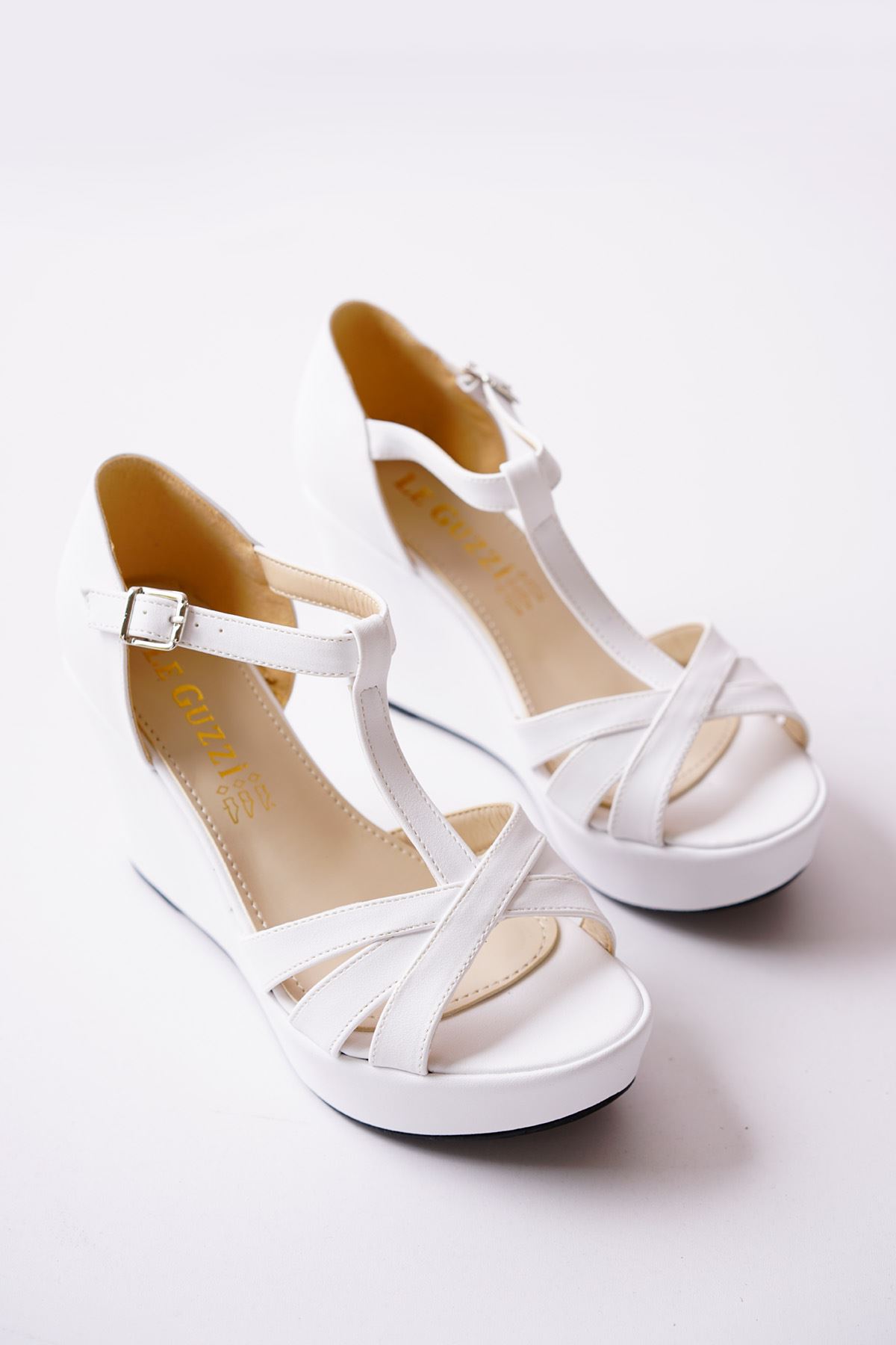 Zelda Beyaz Mat Deri Dolgu Topuklu Kadın Ayakkabı