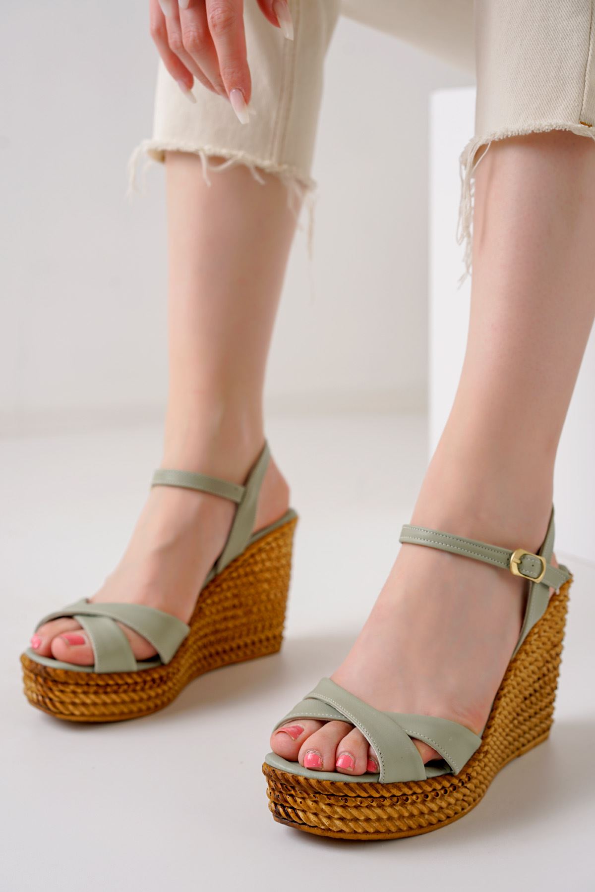 Alyna Mint Yeşil Dolgu Topuklu Kadın Ayakkabı