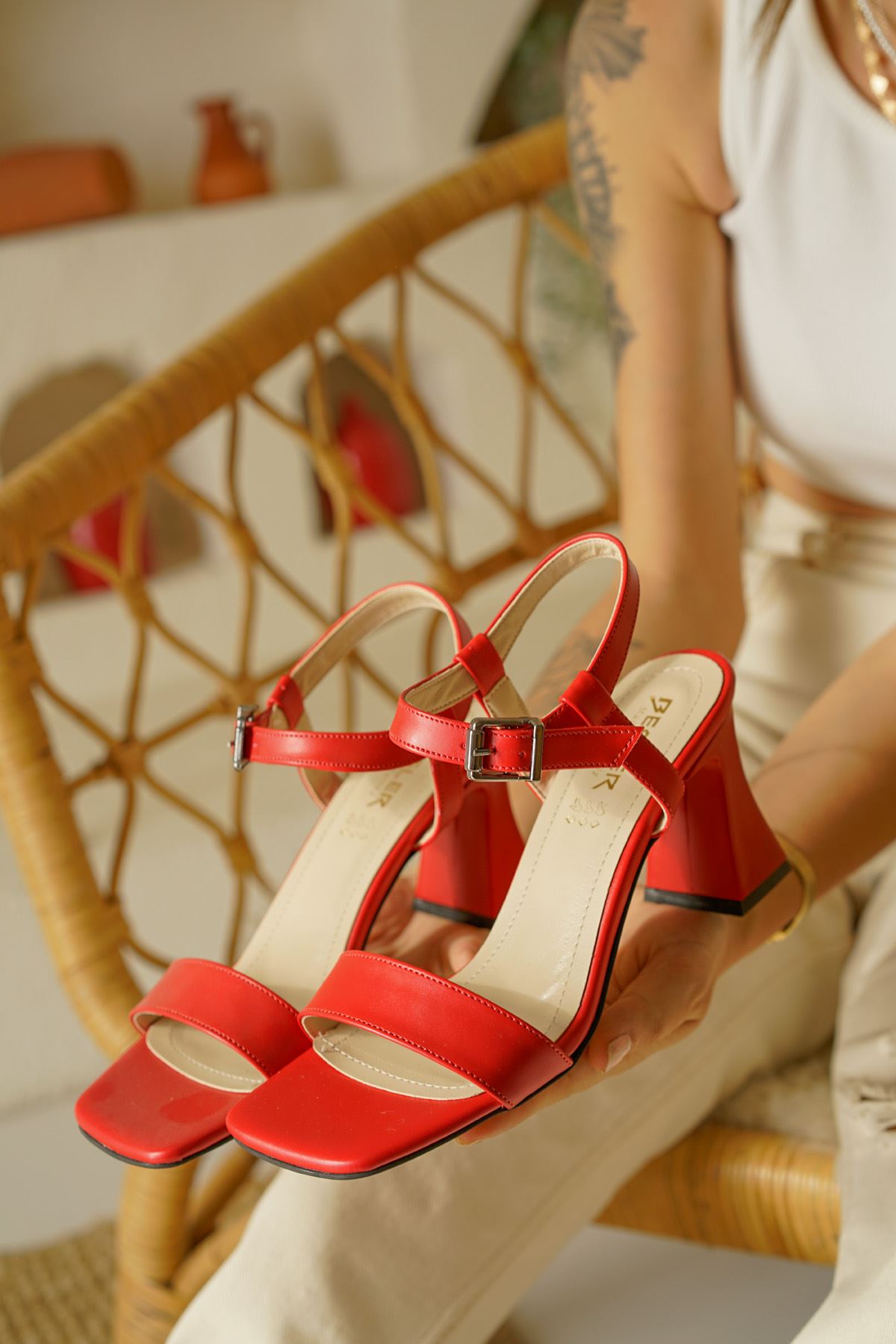 Darlin Kırmızı Mat Deri Topuklu Kadın Ayakkabı