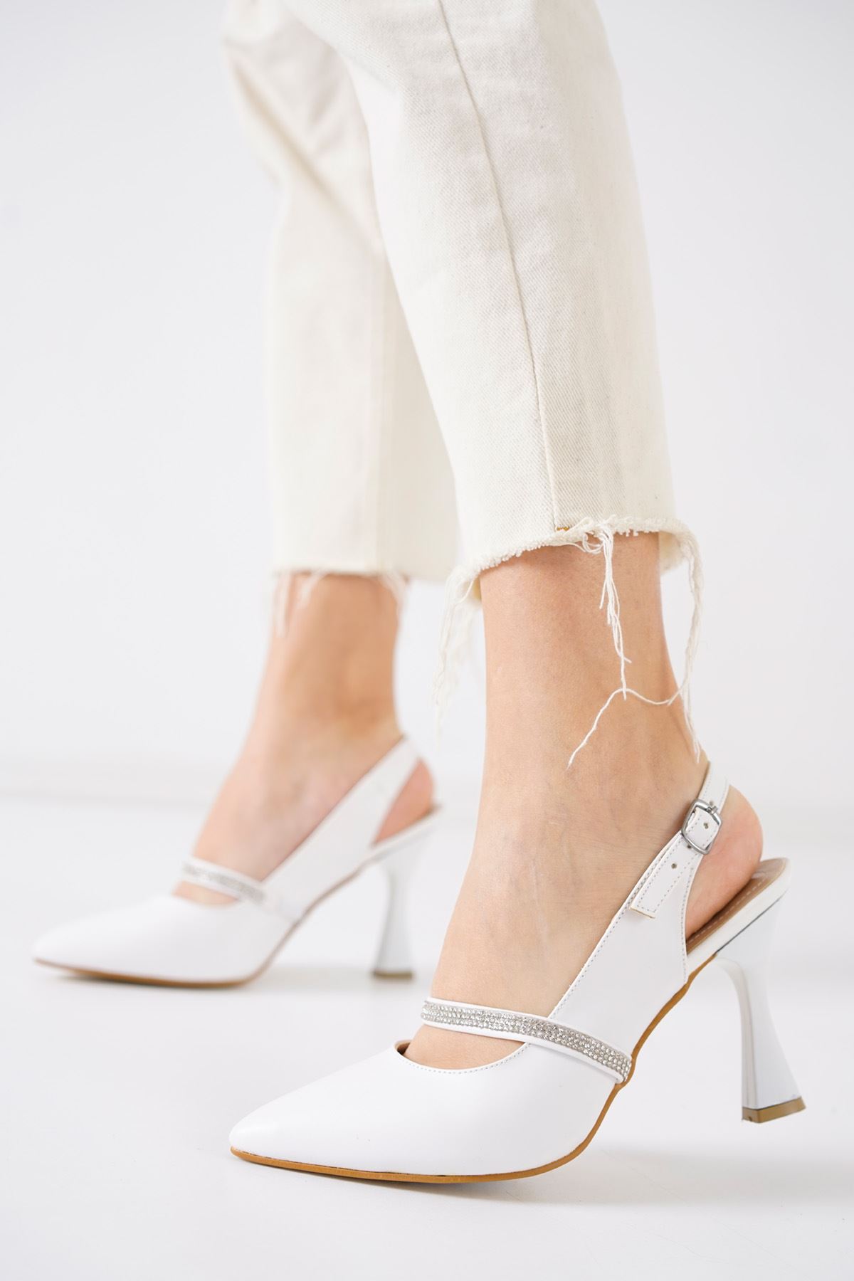 Cristal Beyaz Mat Deri Topuklu Kadın Ayakkabı