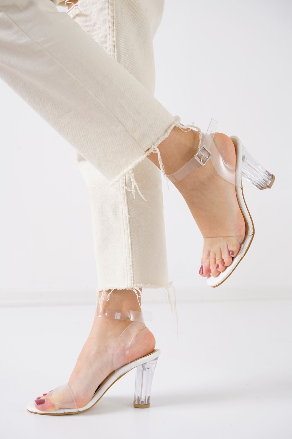 Moon Beyaz Şeffaf Topuklu Kadın Ayakkabı