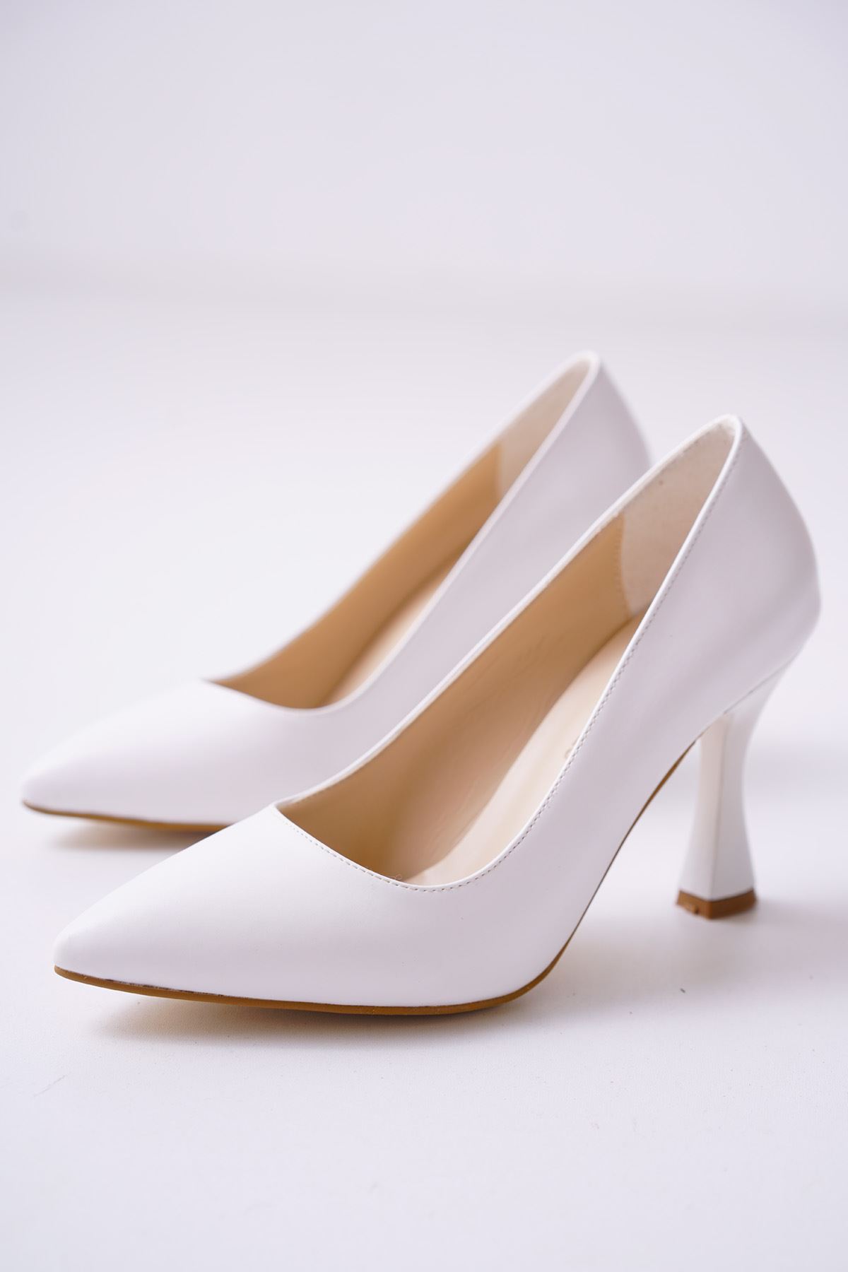 Letha Beyaz Mat Deri Kadın Topuklu Ayakkabı