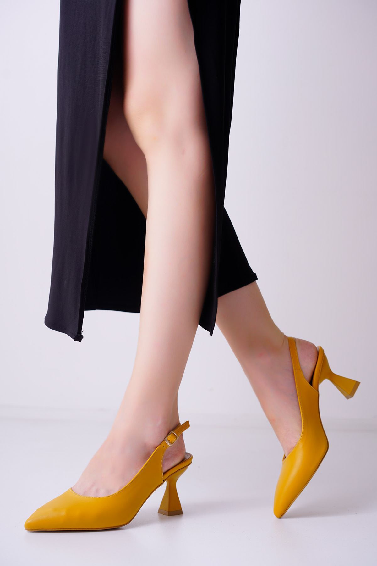 Lavinia Sarı Mat Deri Topuklu Kadın Ayakkabı