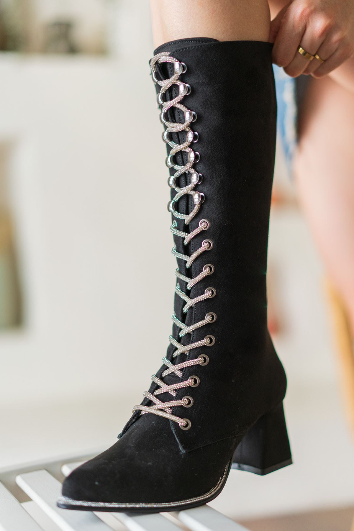 Oreta Siyah Süet Kadın Topuklu Çizme