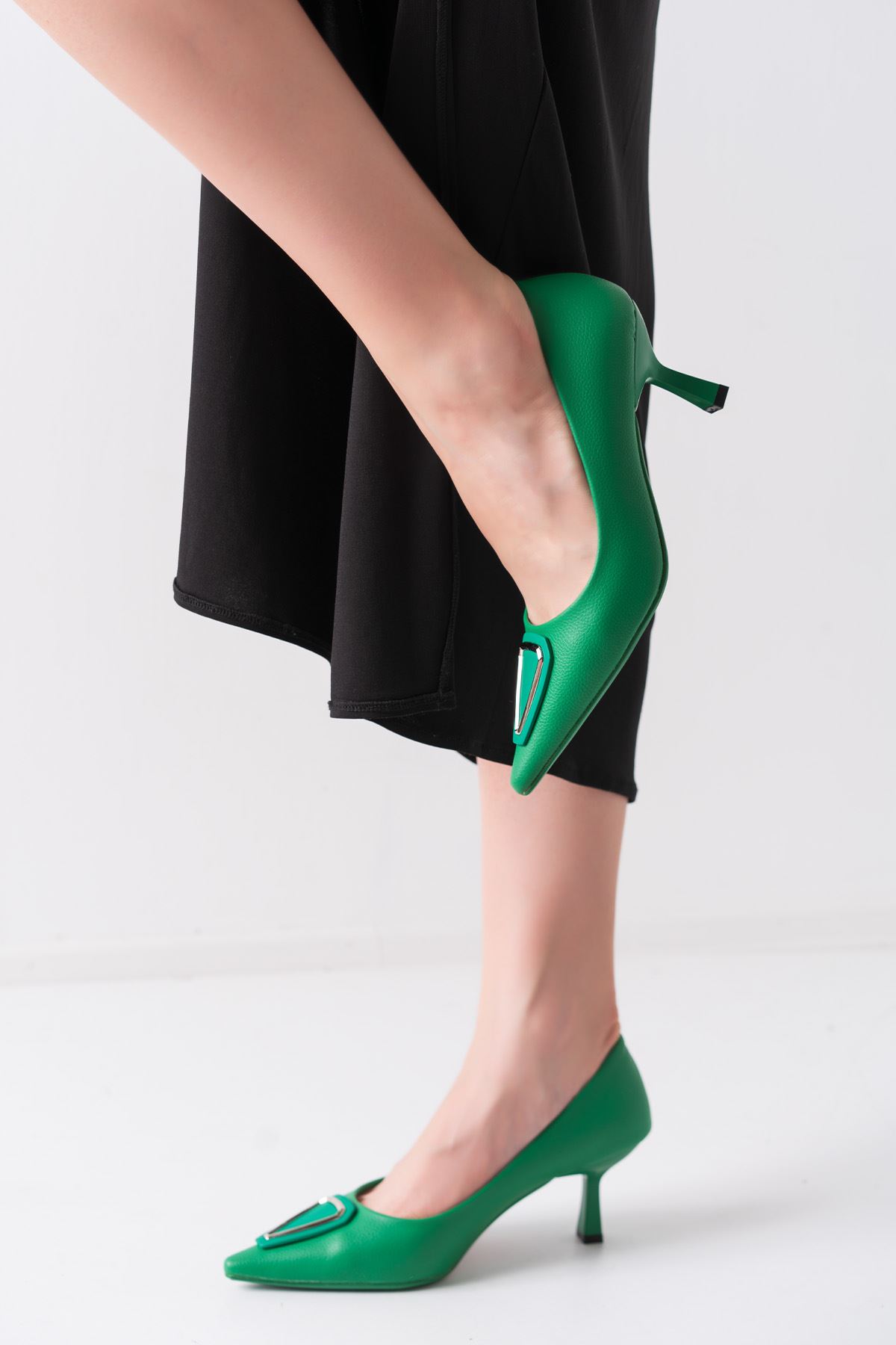 Alya Yeşil Mat Deri Kadın Kısa Topuklu Ayakkabı