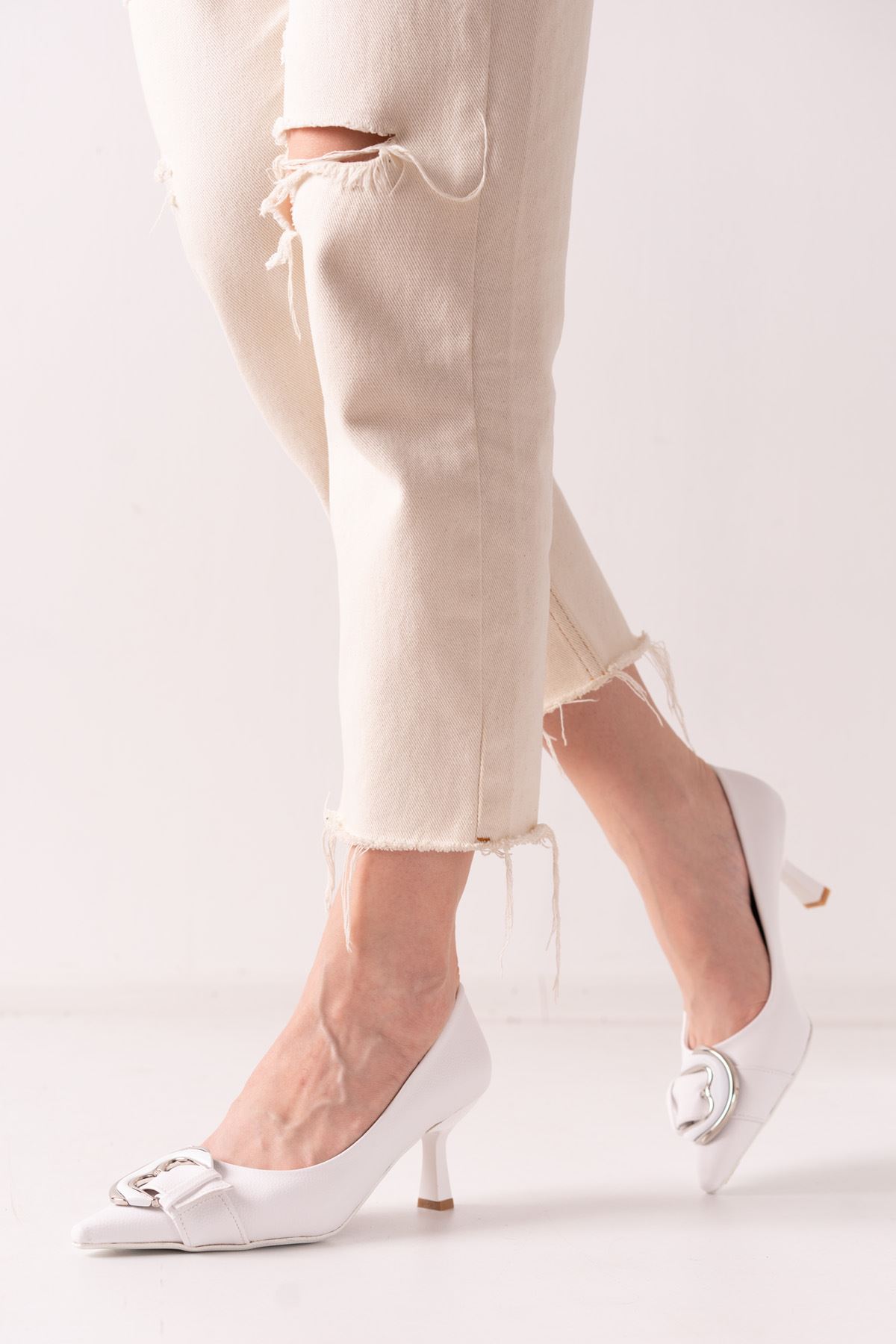Arline Beyaz Mat Deri Kadın Topuklu Ayakkabı