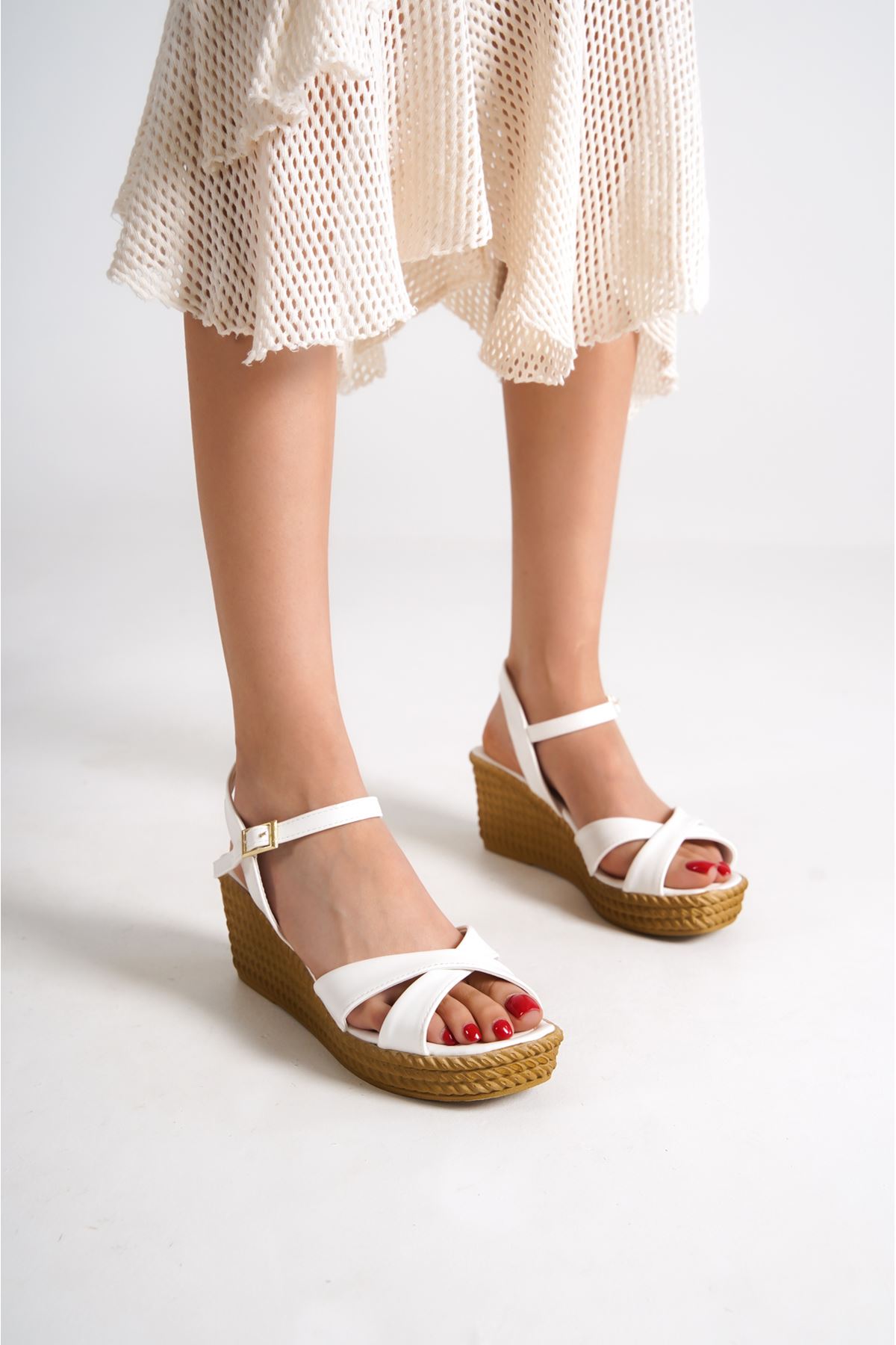 Darian Beyaz Mat Deri Dolgu Topuklu Kadın Ayakkabı