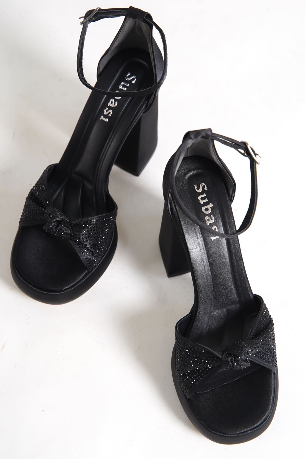 Kenyon Siyah Taşlı Dolgu Topuklu Kadın Ayakkabı