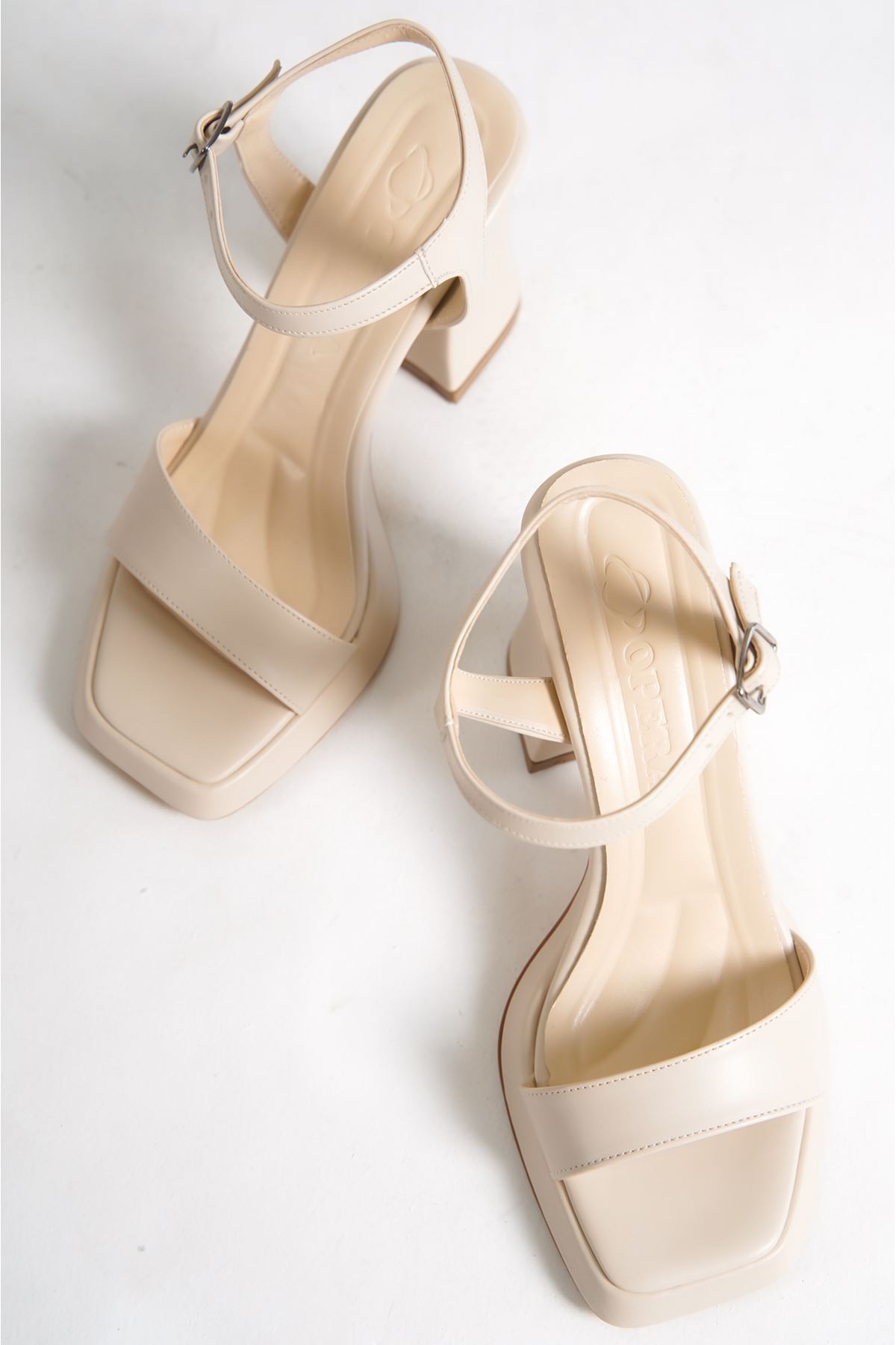 Harper Bej Mat Deri Dolgu Topuklu Kadın Ayakkabı