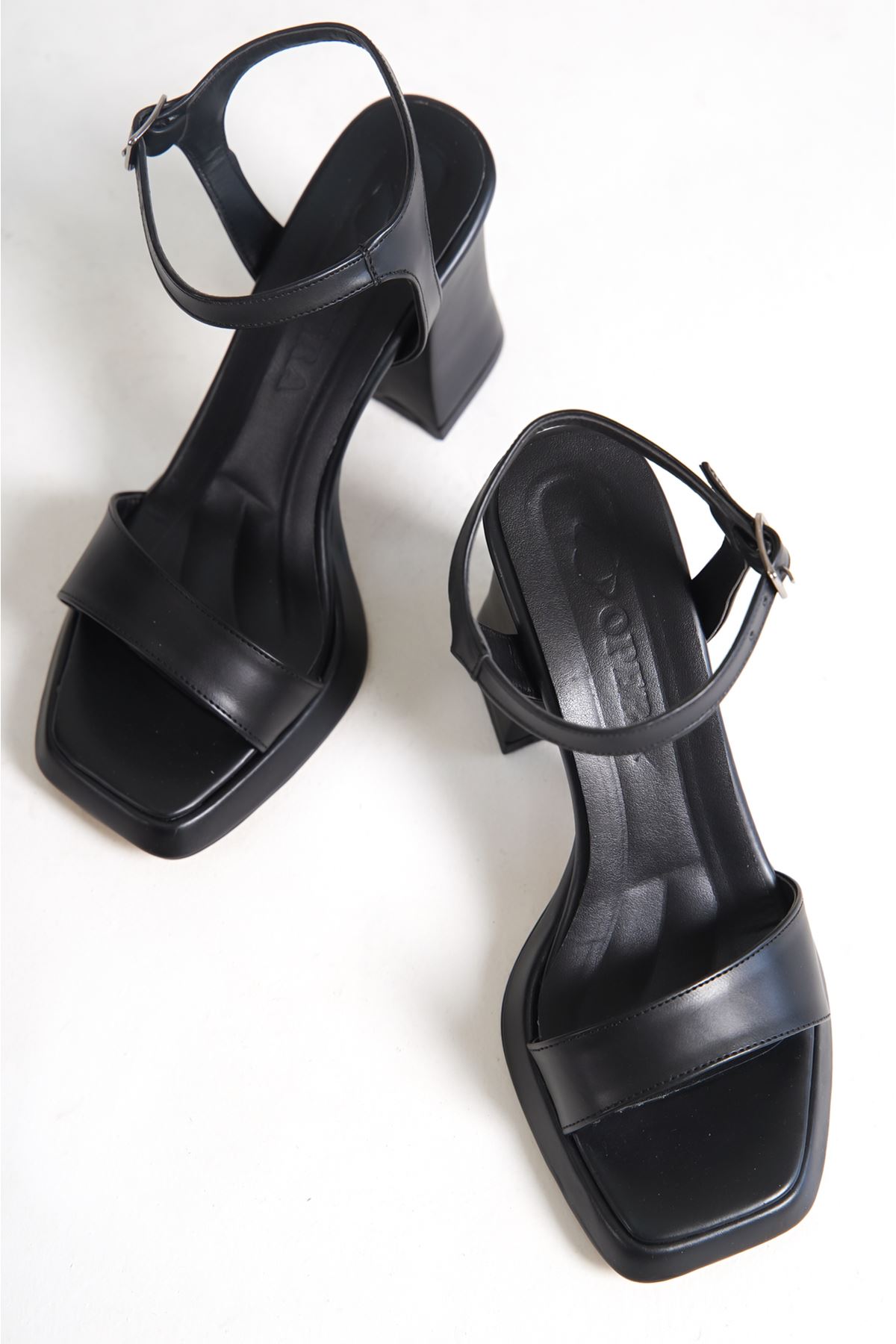Harper Siyah Mat Deri Dolgu Topuklu Kadın Ayakkabı