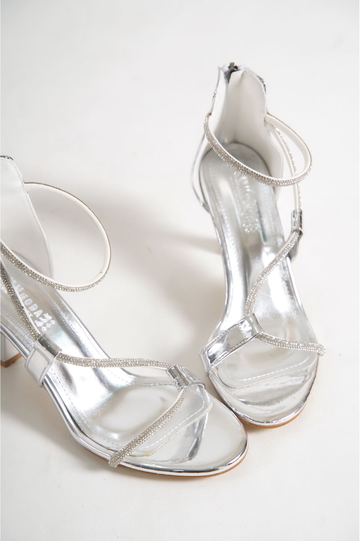 Marry Gümüş Taşlı Topuklu Mat Deri Kadın Ayakkabı