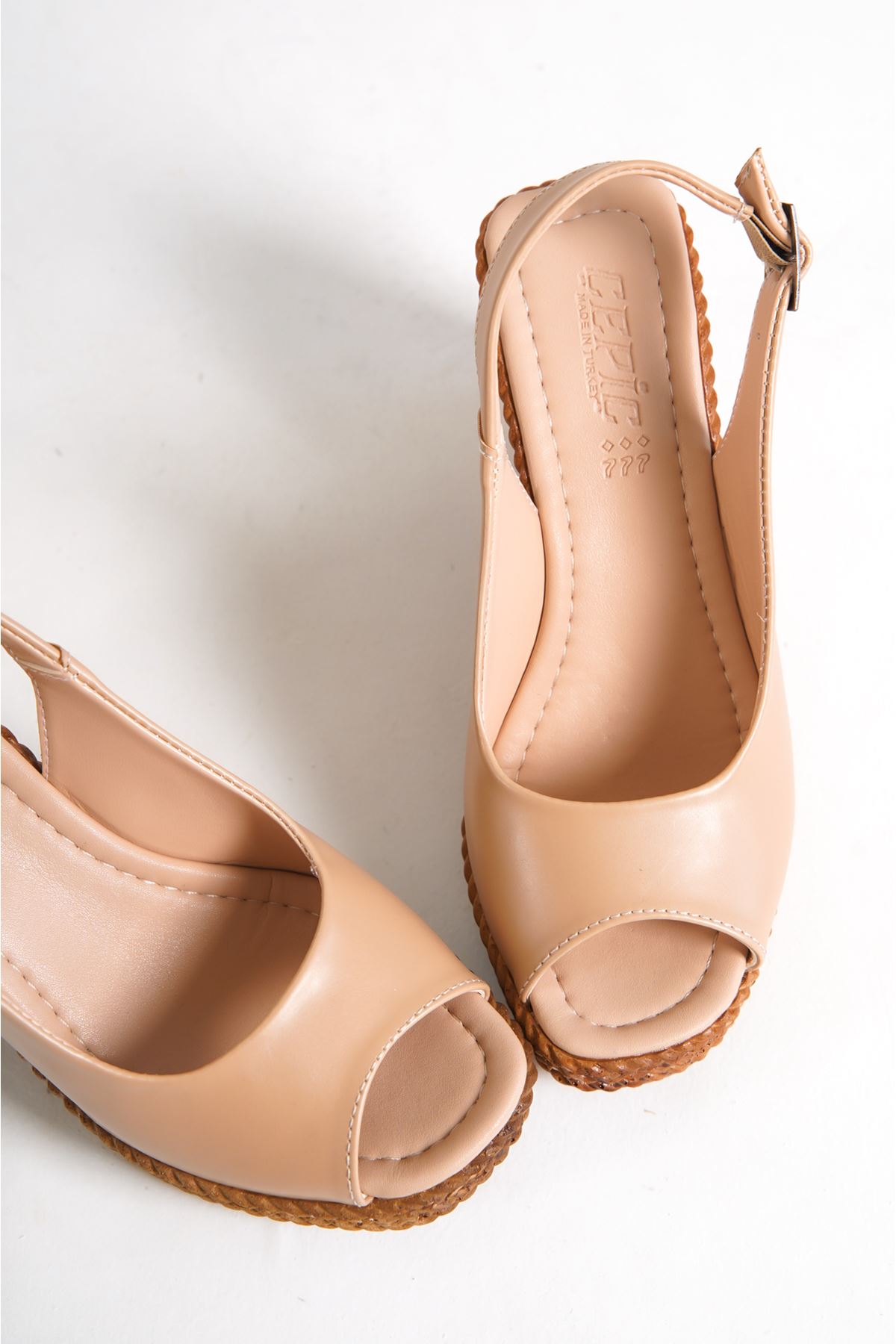Cenny Nude Mat Deri Dolgu Topuklu Kadın Ayakkabı