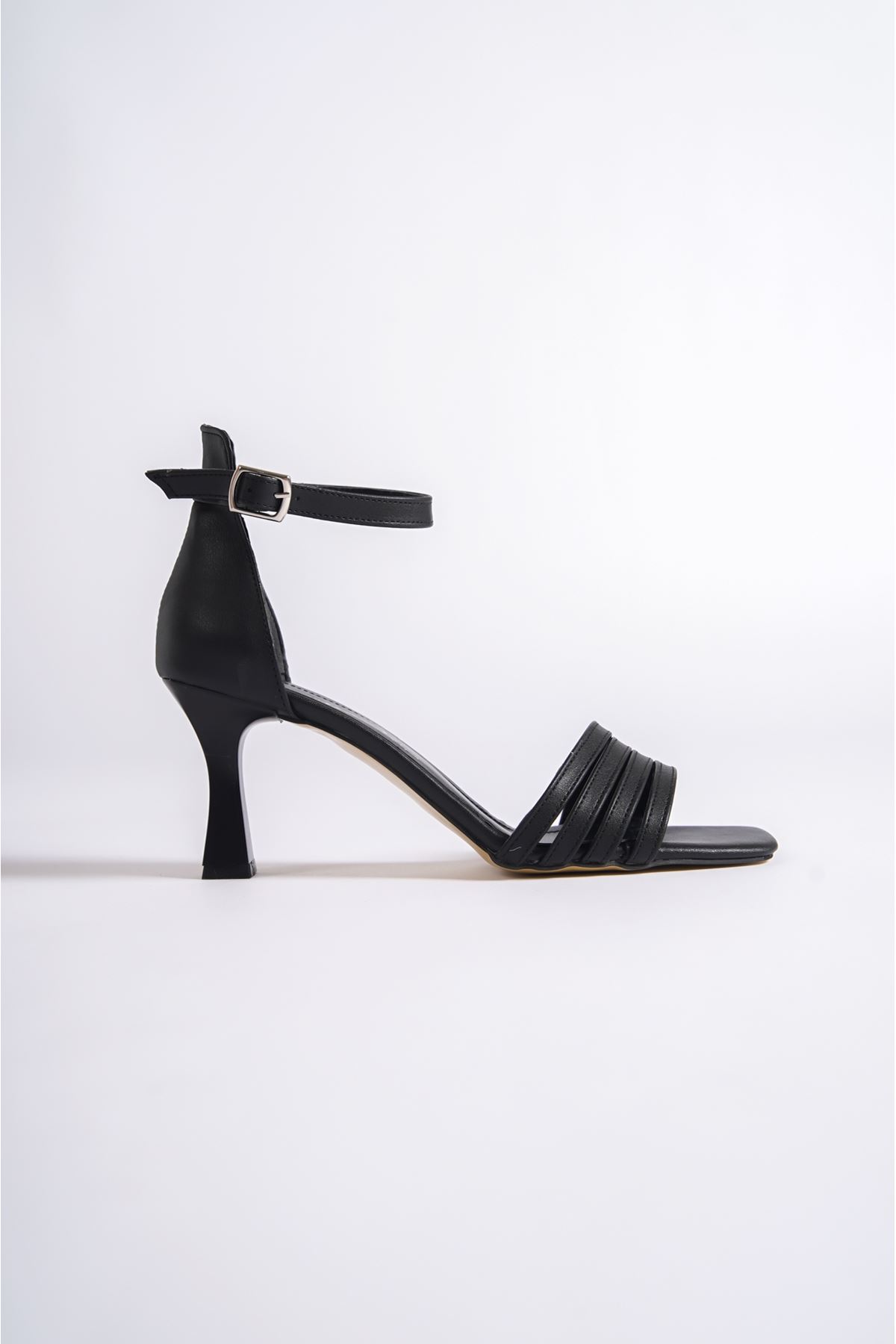 Epeto Siyah Mat Deri Topuklu Kadın Ayakkabı
