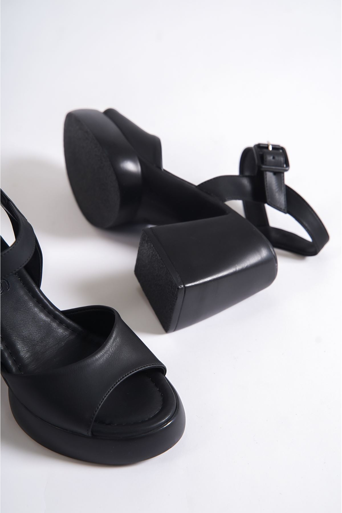 Beau Siyah Mat Deri Plartform Topuklu Kadın Ayakkabı