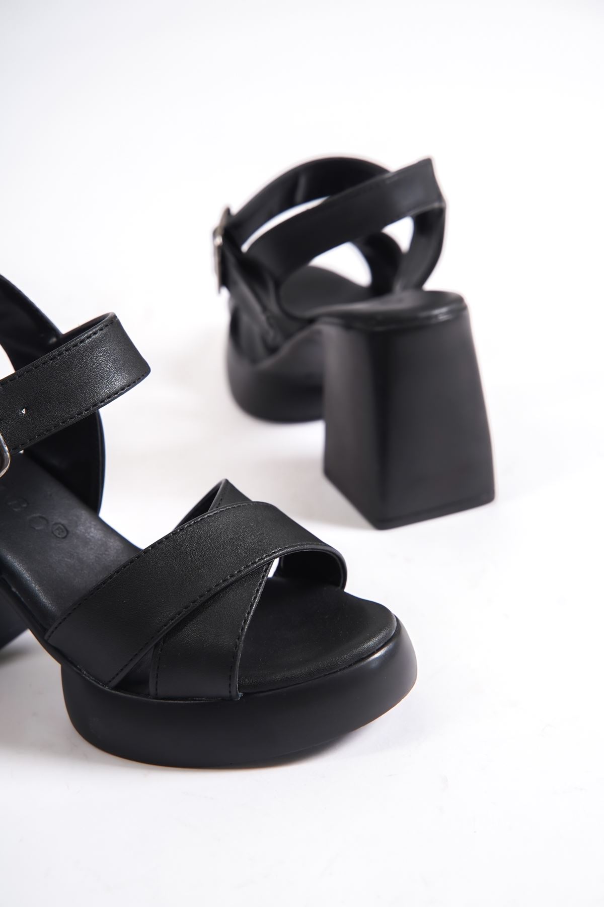 Erig Siyah Mat Deri Plartfom Topuklu Kadın Ayakkabı