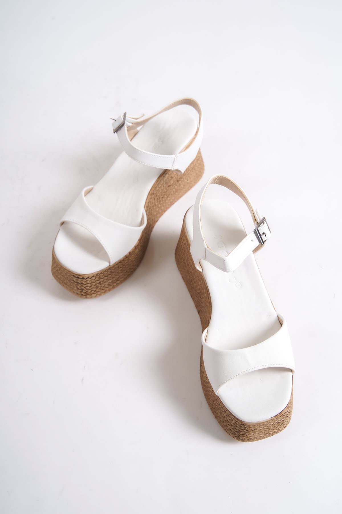 Herbert Beyaz Mat Deri Dolgu Topuklu Kadın Ayakkabı