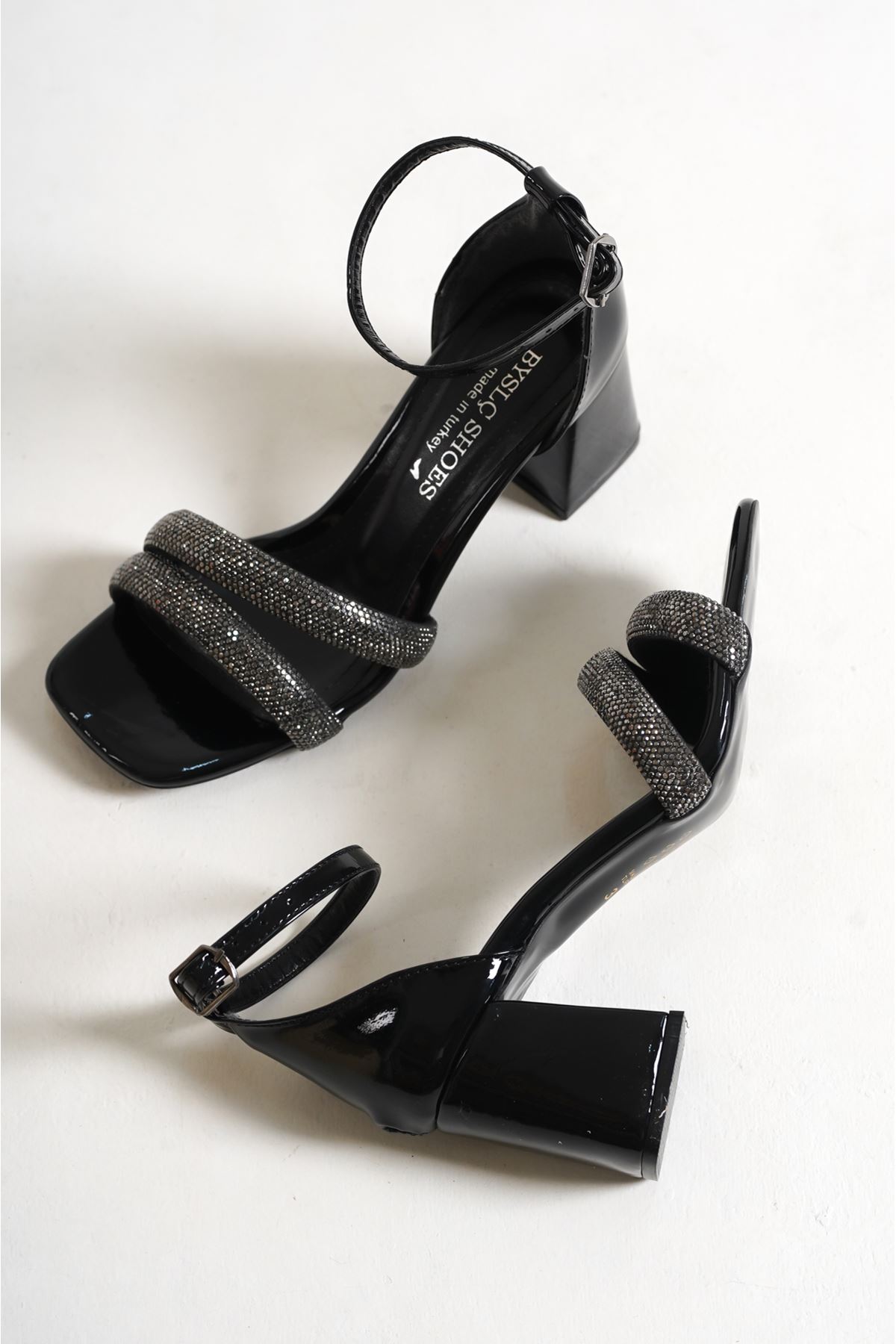 Evans Siyah Rugan Taşlı Topuklu Kadın Ayakkabı
