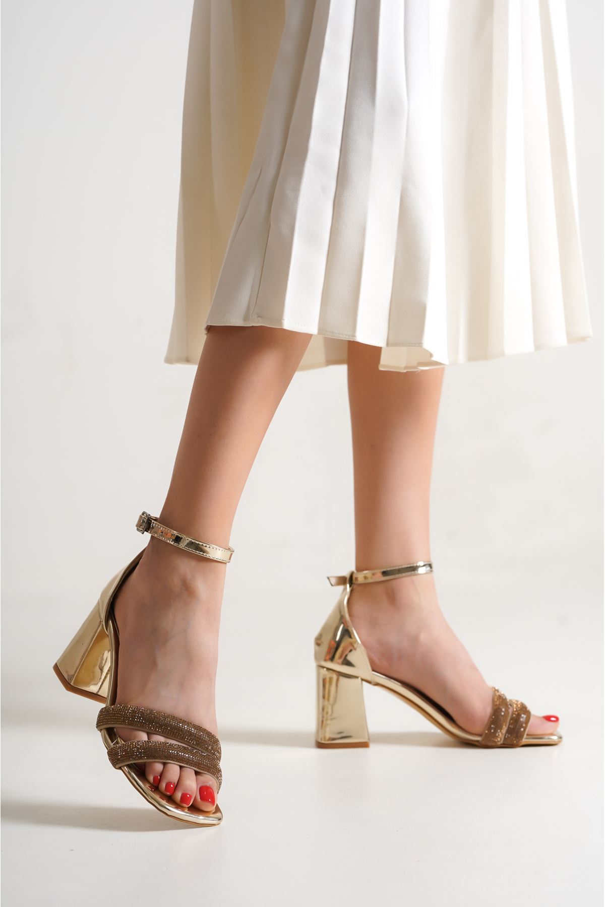 Evans Gold Rugan Taşlı Topuklu Kadın Ayakkabı