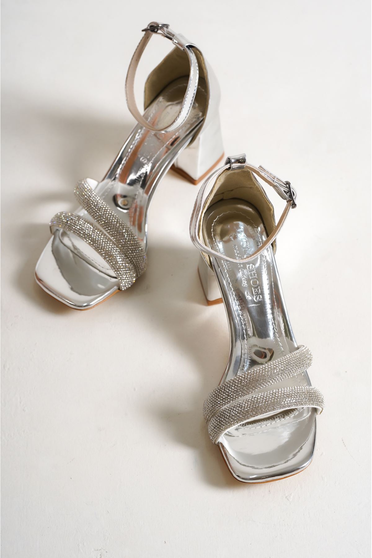 Evans Gümüş Rugan Taşlı Topuklu Kadın Ayakkabı