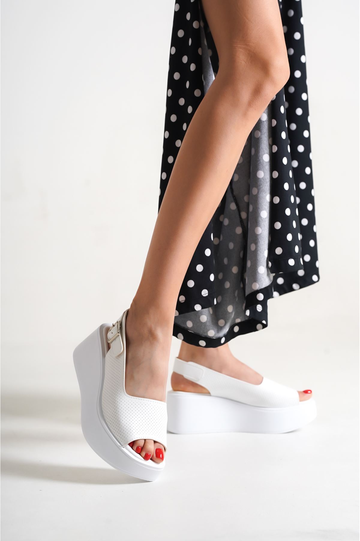 Rubes Beyaz Dolgu Topuklu Kadın Ayakkabı