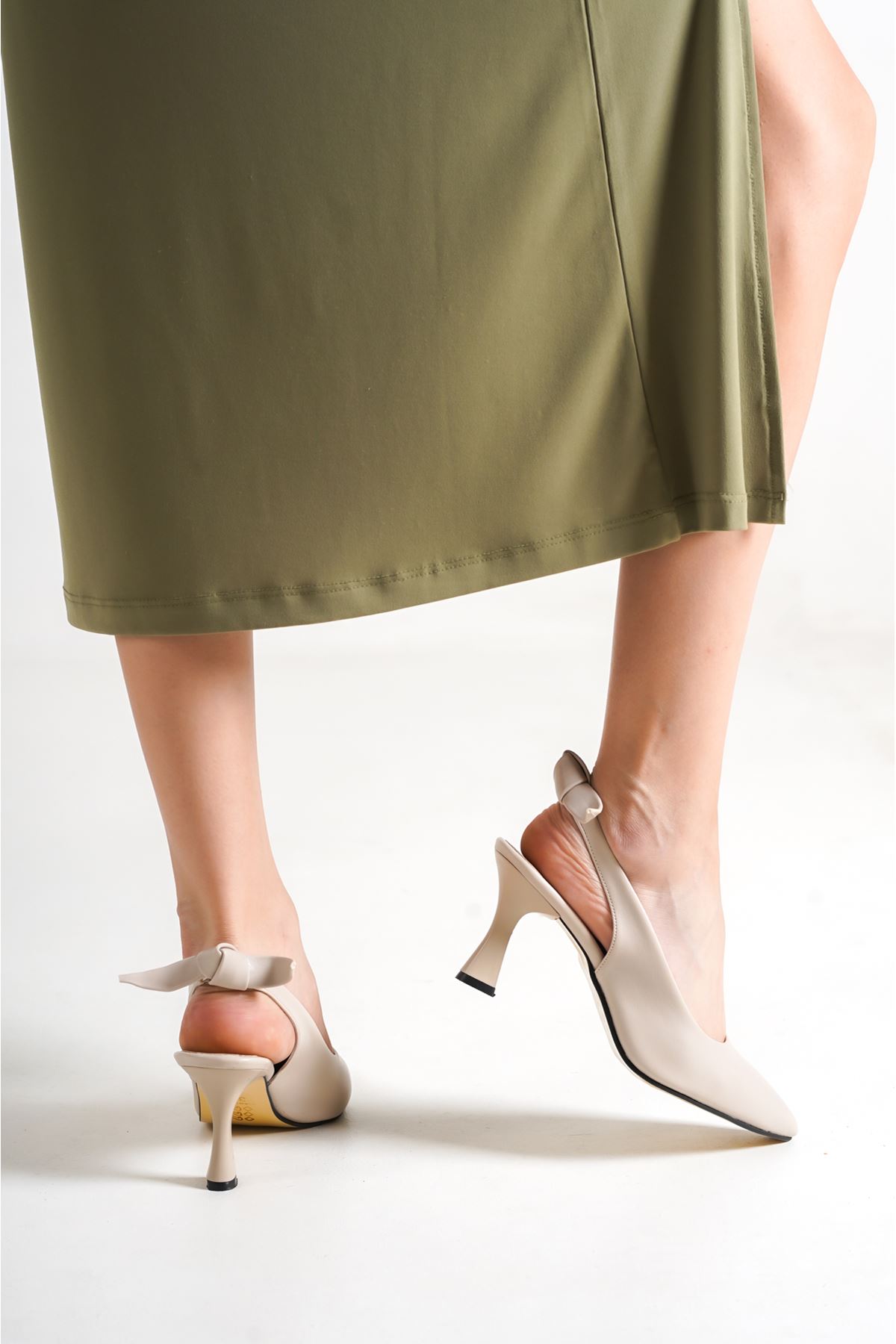 Edmon Bej Mat Deri Fiyonklu Topuklu Kadın Ayakkabı
