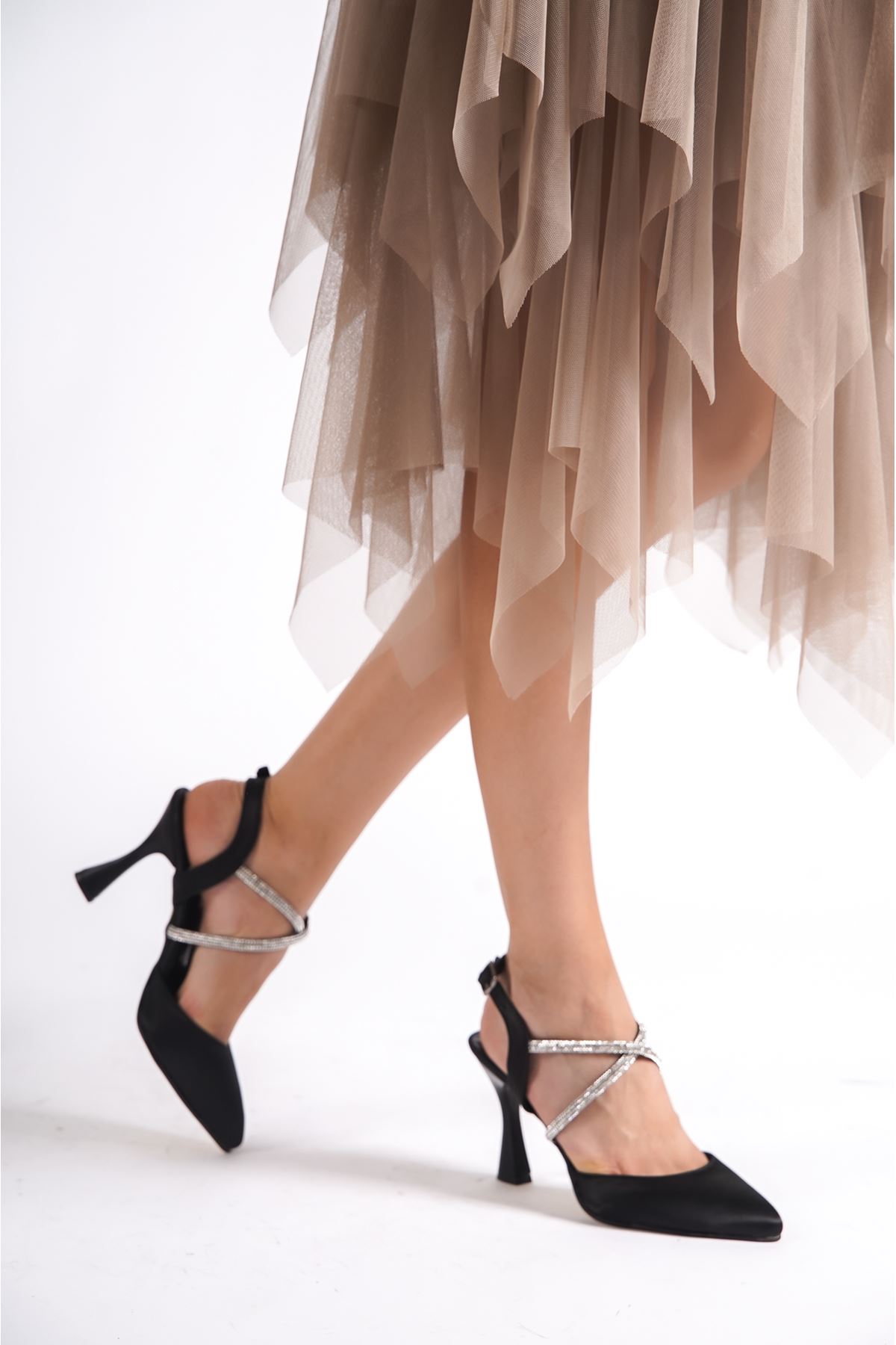 Jayla Siyah Taşlı Saten Topuklu Kadın Ayakkabı