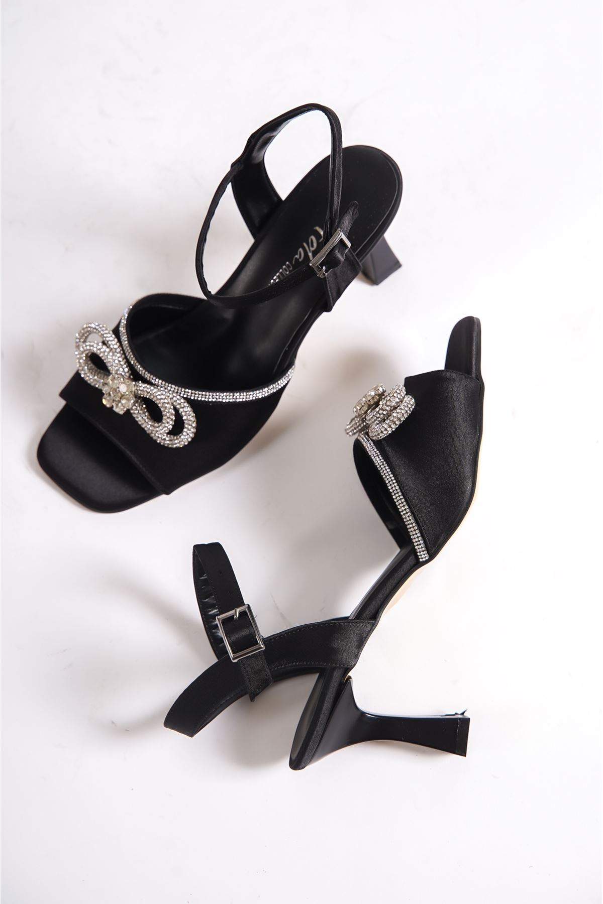 Barrie Siyah Saten Taşlı Topuklu Kadın Ayakkabı