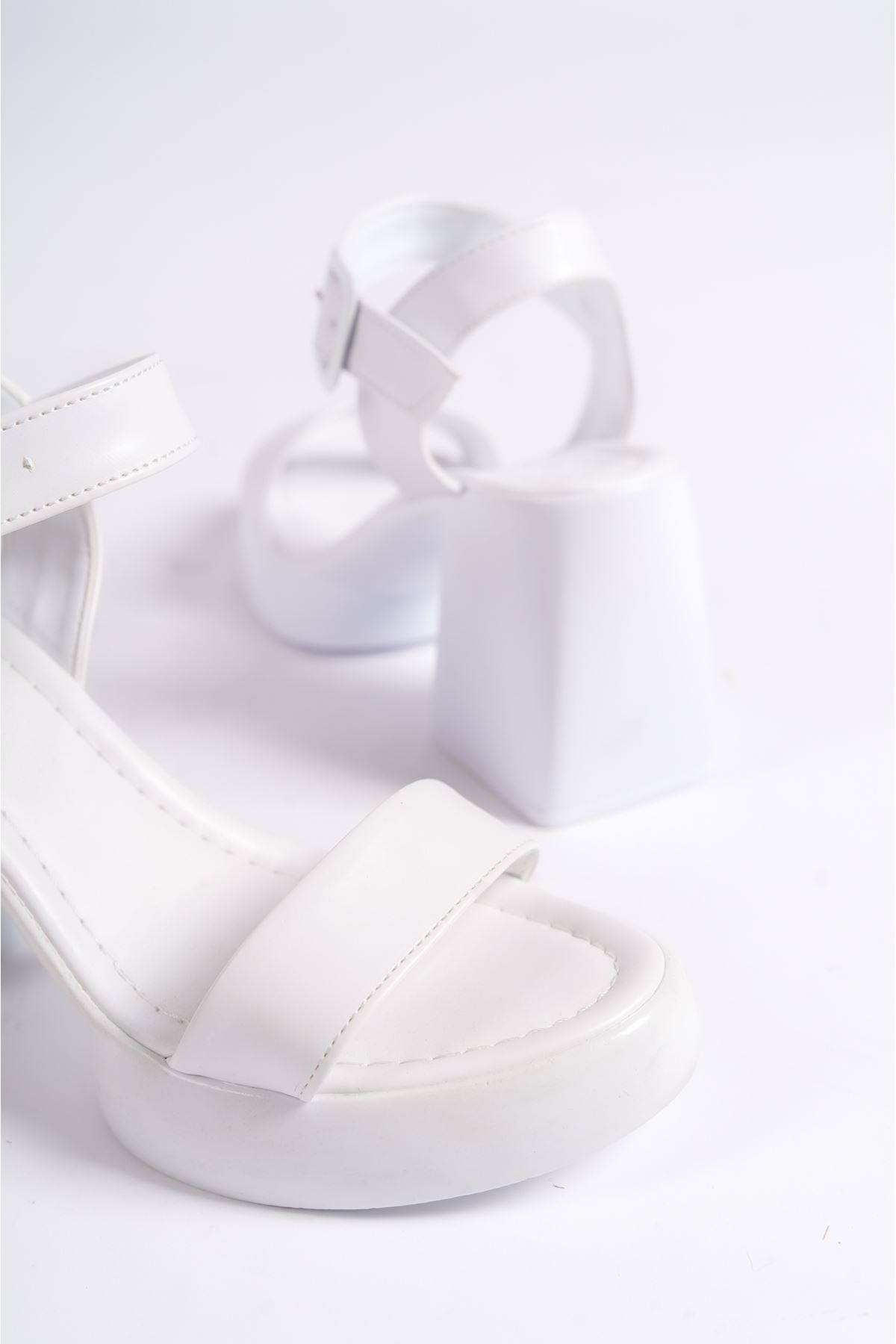Louise Beyaz Mat Deri Plartfom Topuklu Kadın Ayakkabı  