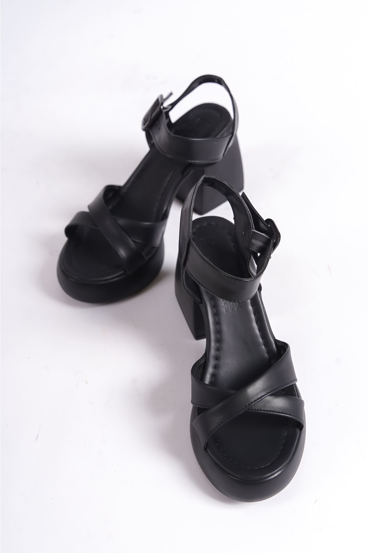 Pisces Siyah Mat Deri Plartfom Topuklu Kadın Ayakkabı  
