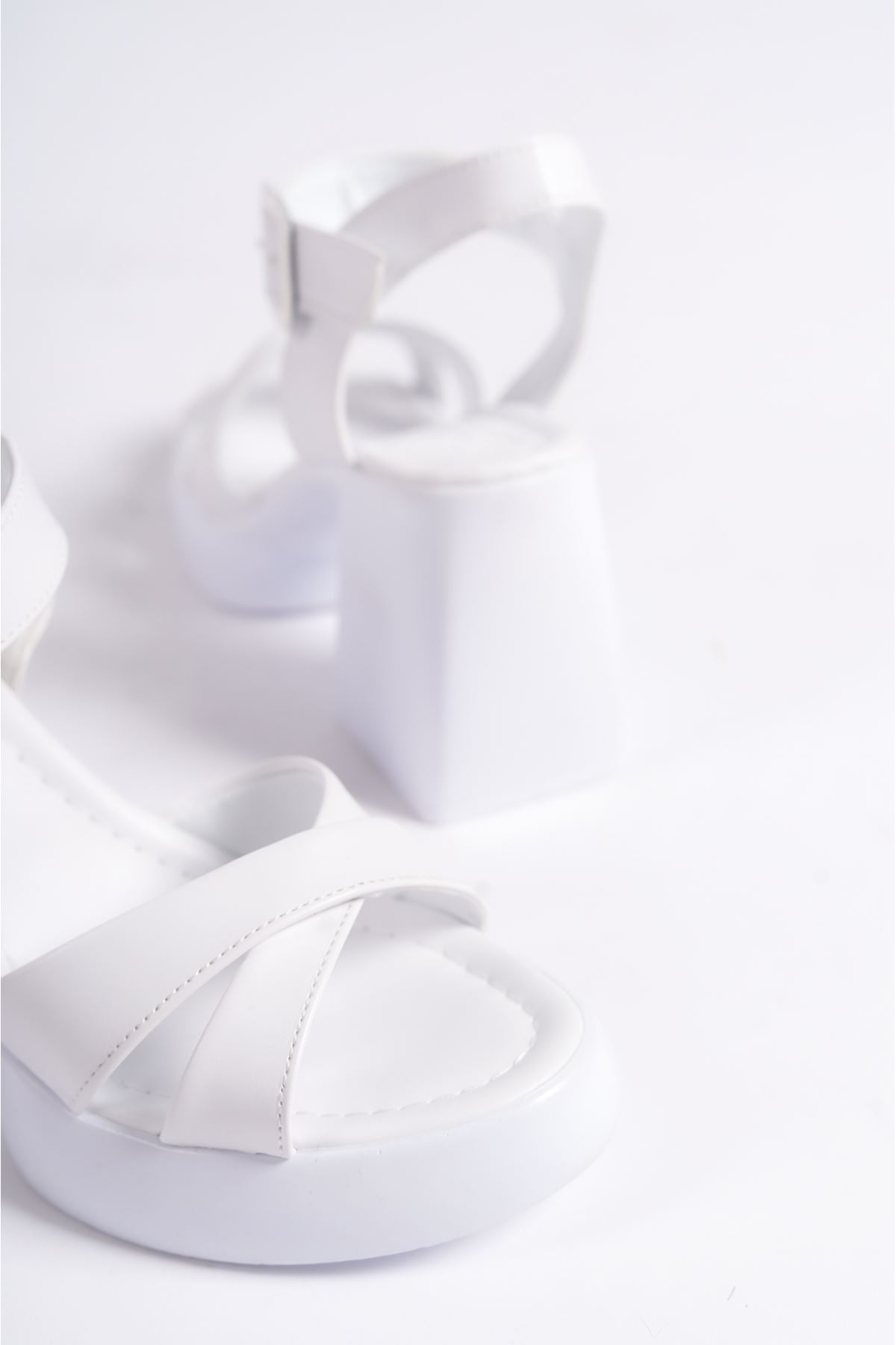 Pisces Beyaz Mat Deri Plartfom Topuklu Kadın Ayakkabı   