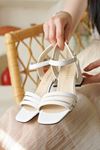Laravel Beyaz Mat Deri Topuklu Kadın Ayakkabı