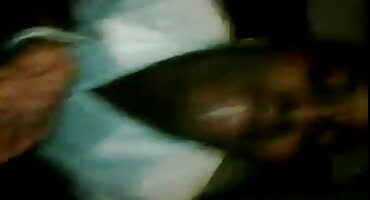 sex picture Adriana Chechik thuyết phục viet69 bạn cùng phòng của mình để đụ.