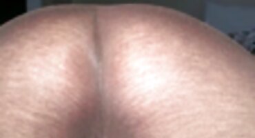 vanky sex Vào buổi sáng, cô nhảy lên vòi nước của một sex 2k3 người bạn nam và lừa dối chồng.